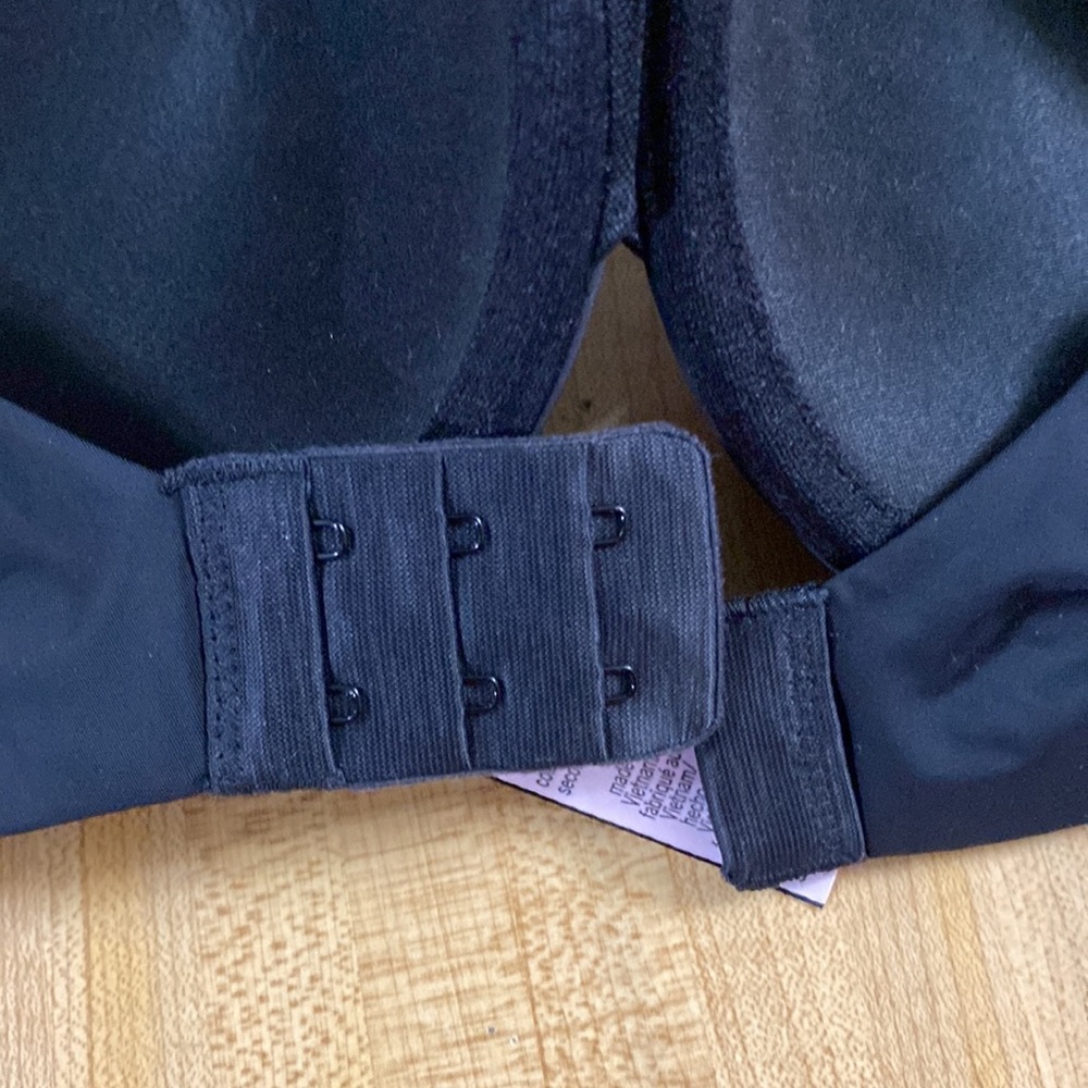 New with tags Victora’s Secret T-Shirt Bra original price 39.95 1 bra left - Picture 6 of 7